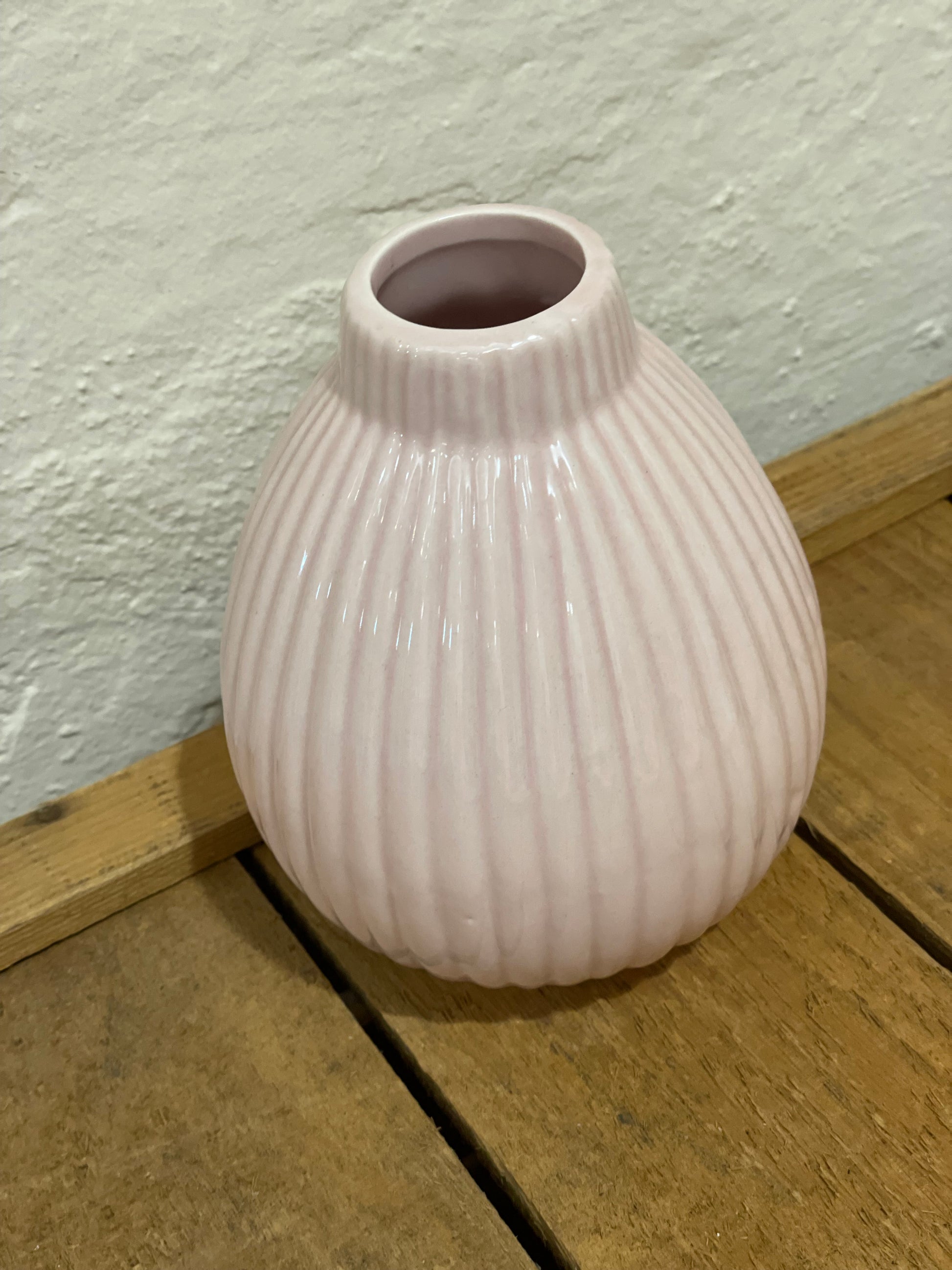 Vase soft rose