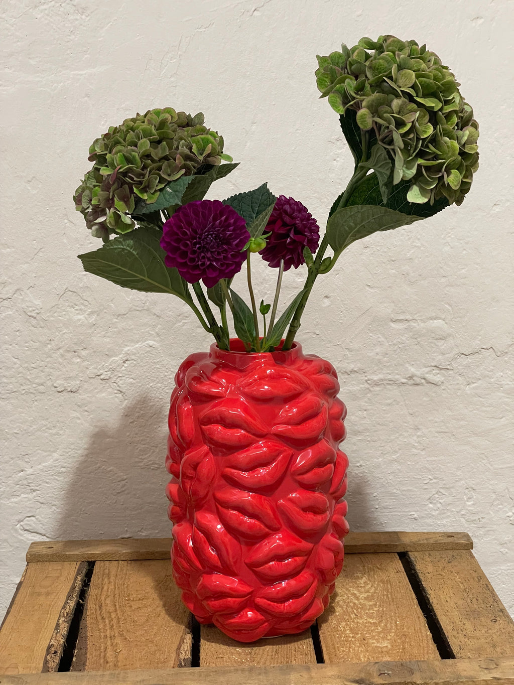 Statement-Vase "Kiss Me" rot