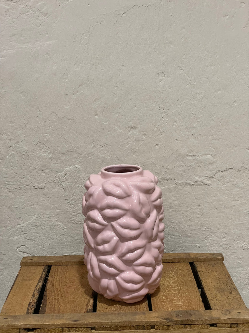 Statement-Vase "Kiss Me" hellrosa