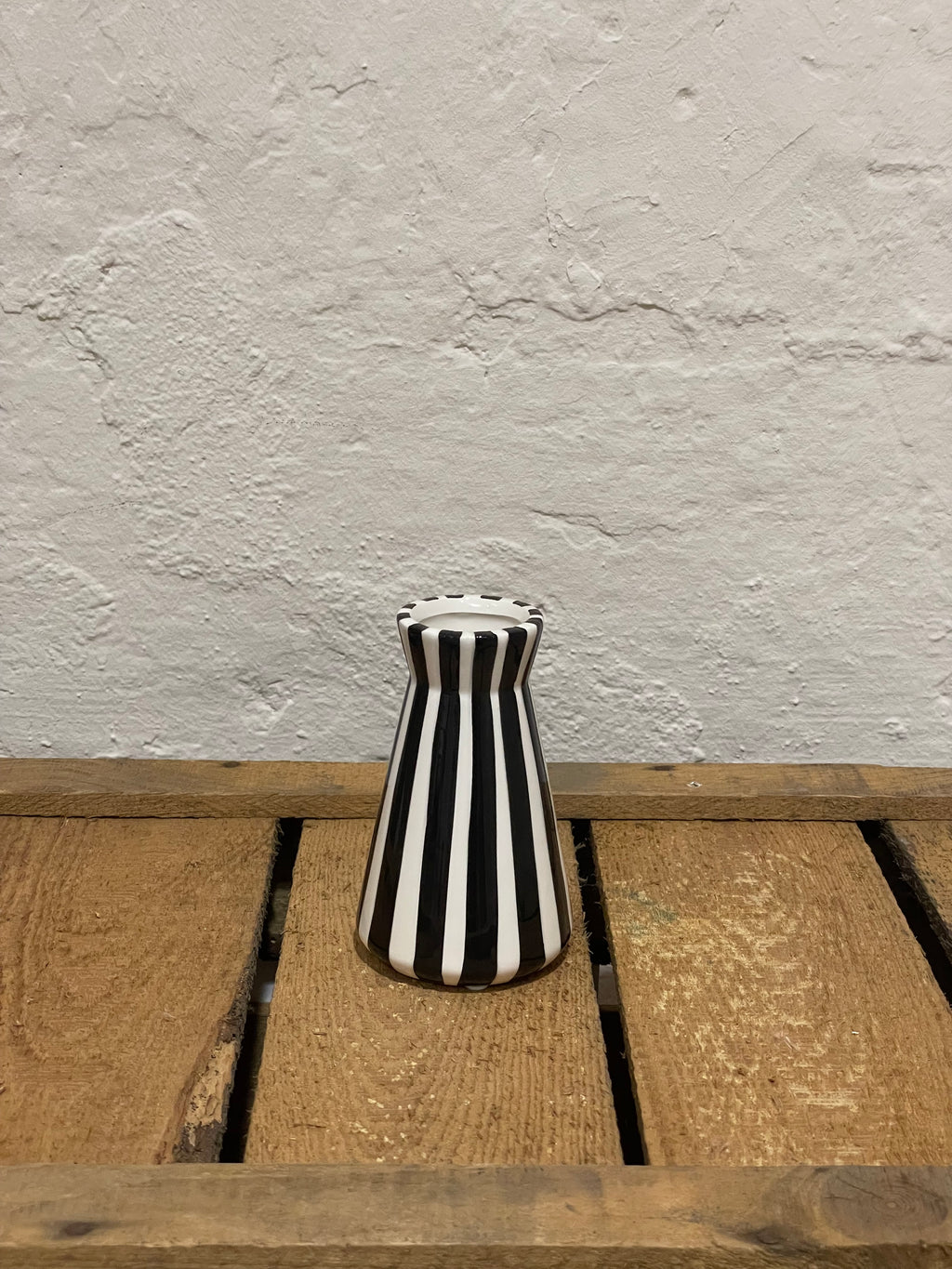 Vase "stripes" schwarz