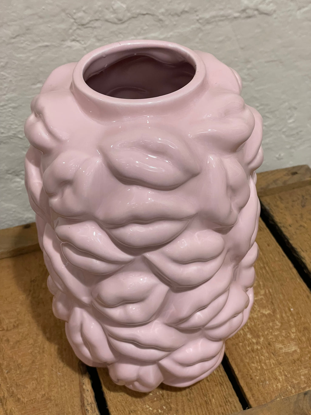 Statement-Vase "Kiss Me" hellrosa