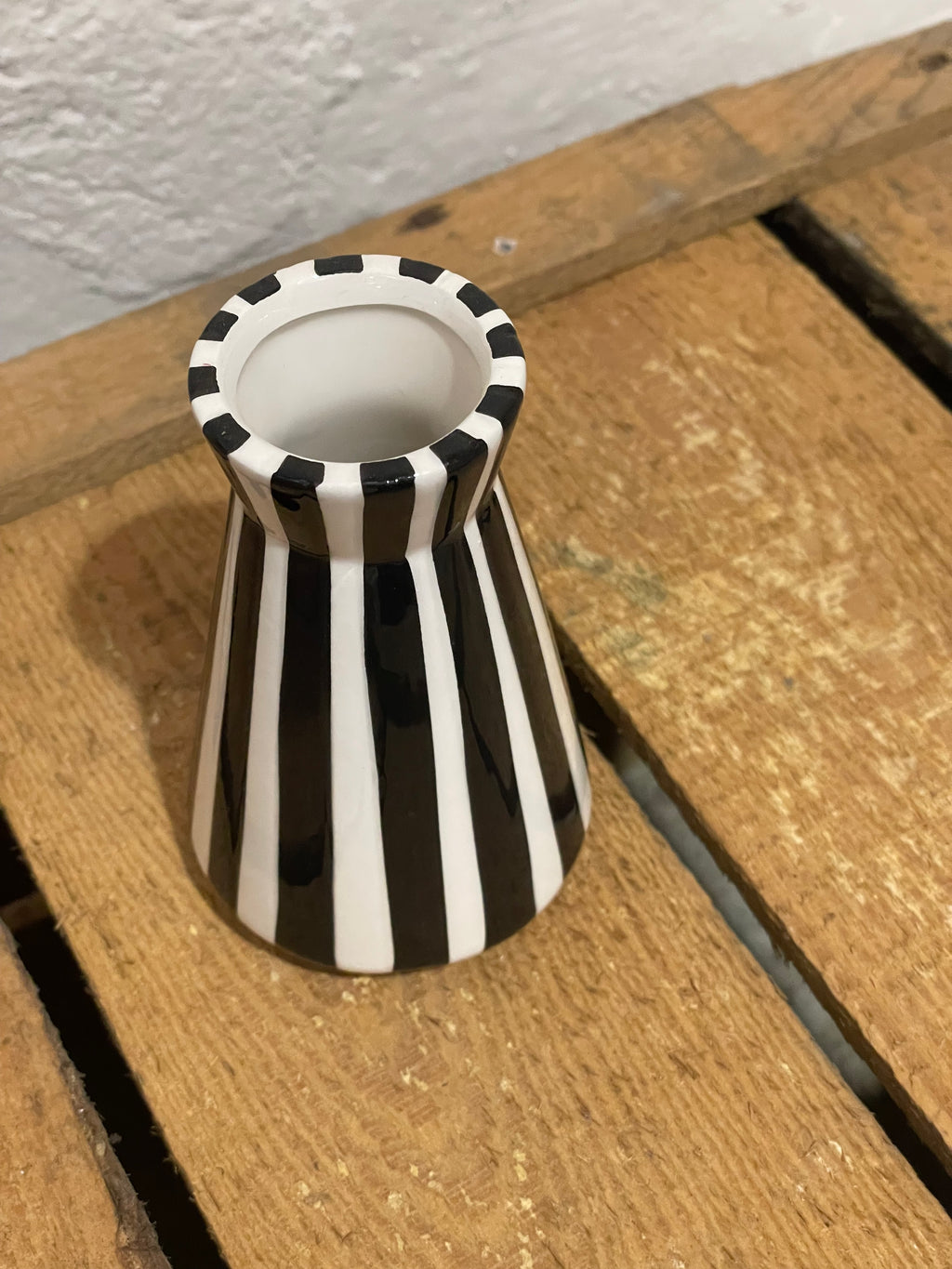 Vase "stripes" schwarz