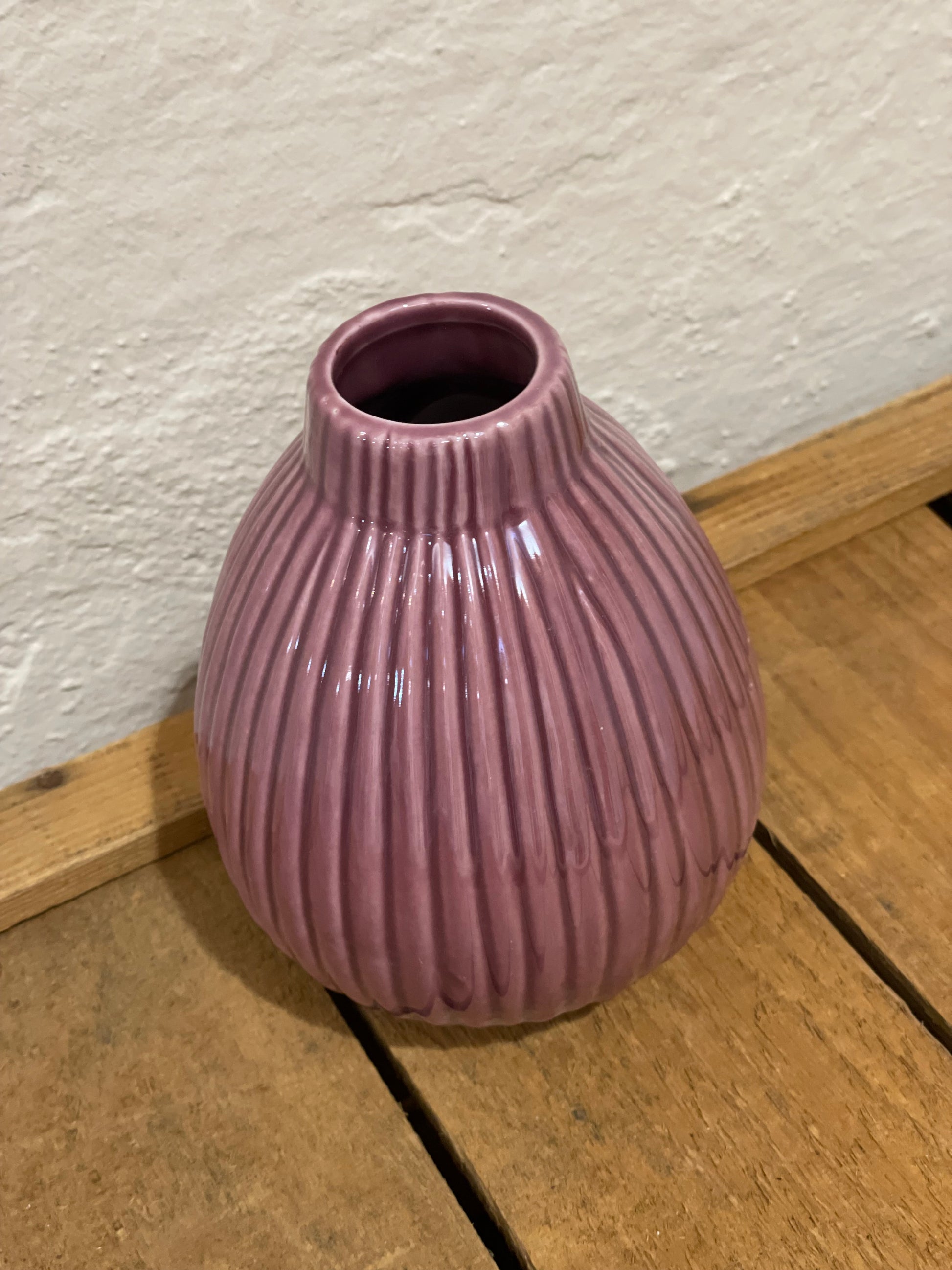 Vase soft purple