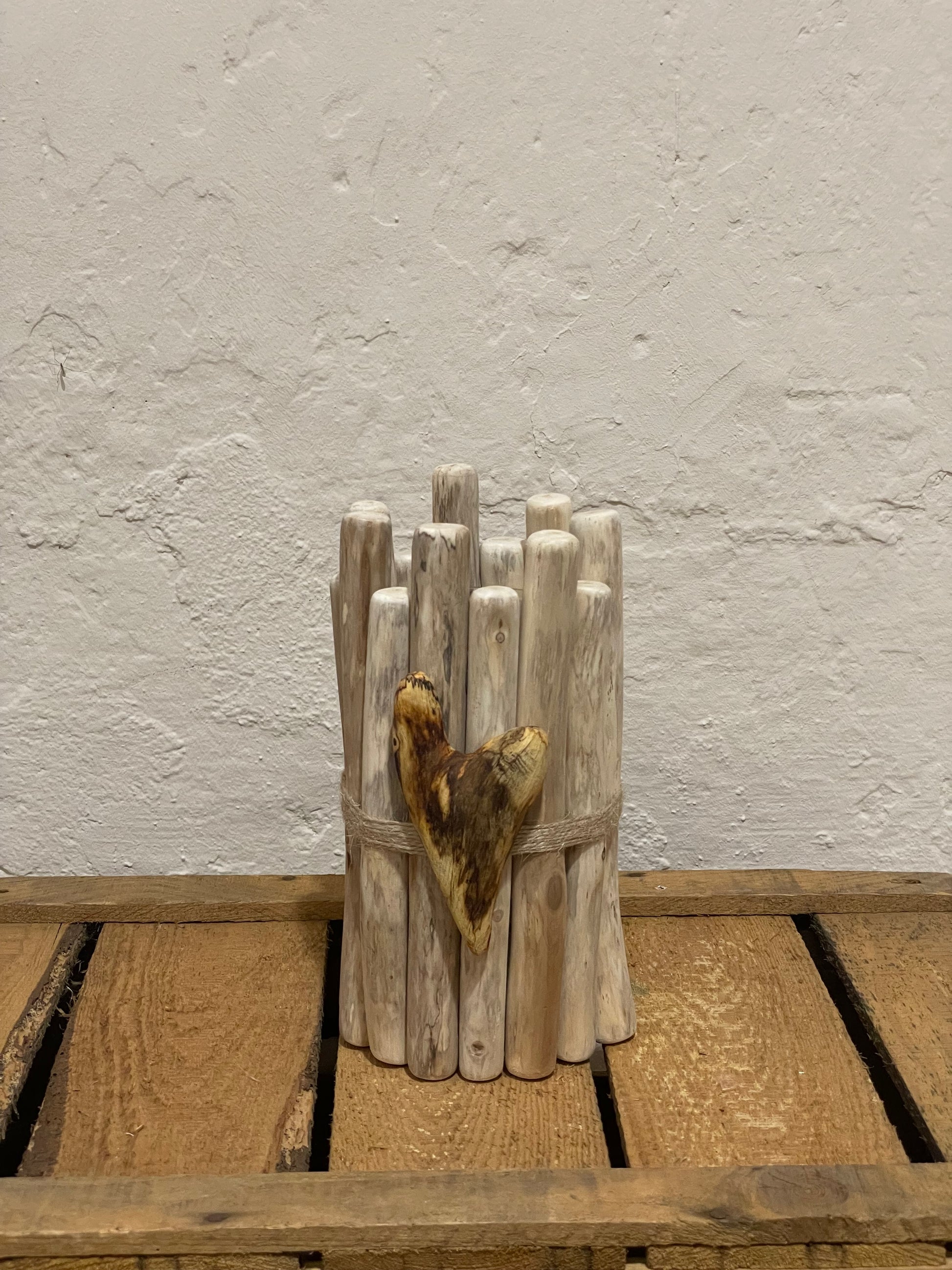Handgemachte Treibholzvase "Herz"