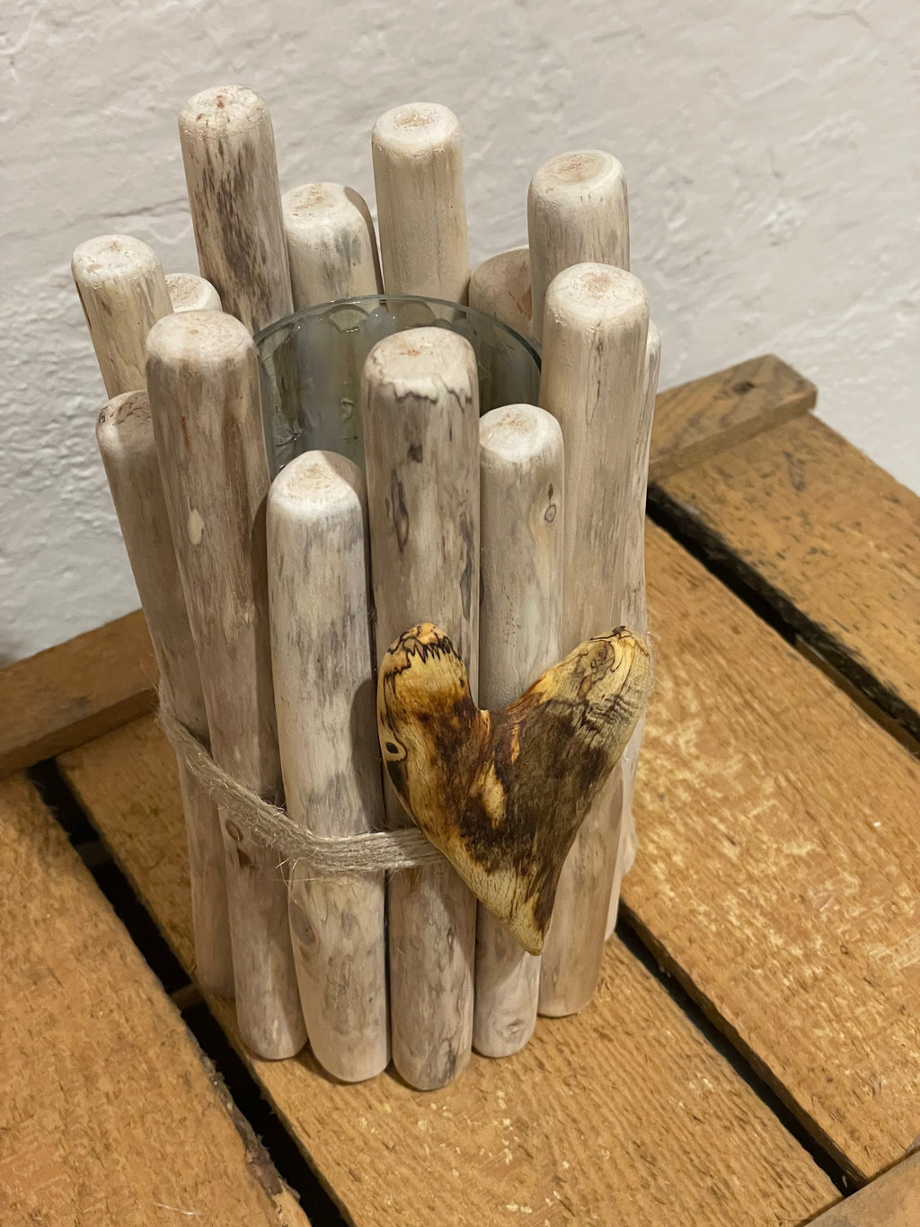 Handgemachte Treibholzvase "Herz"